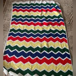 Vtg Handmade Chevron Throw Blanket Afghan Red White & Blue Granny Cottage Retro
